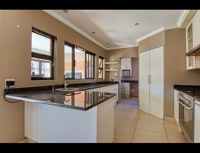 3 BEDROOM HOUSE FOR SALE IN COPPERLEAF ESTATE